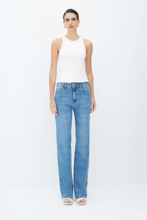JEANS RECTO CON TIRO MEDIO JEANS AZULES