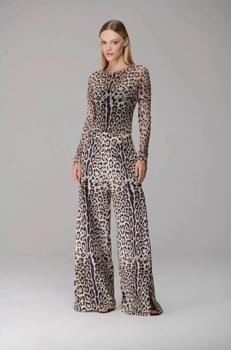 BLUSA ESTAMPA JAGUAR DE TULE